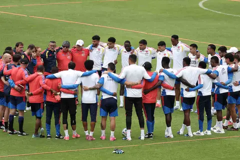 بعد إسبانيا.. الطقس يعرقل تدريبات منتخب كولومبيا